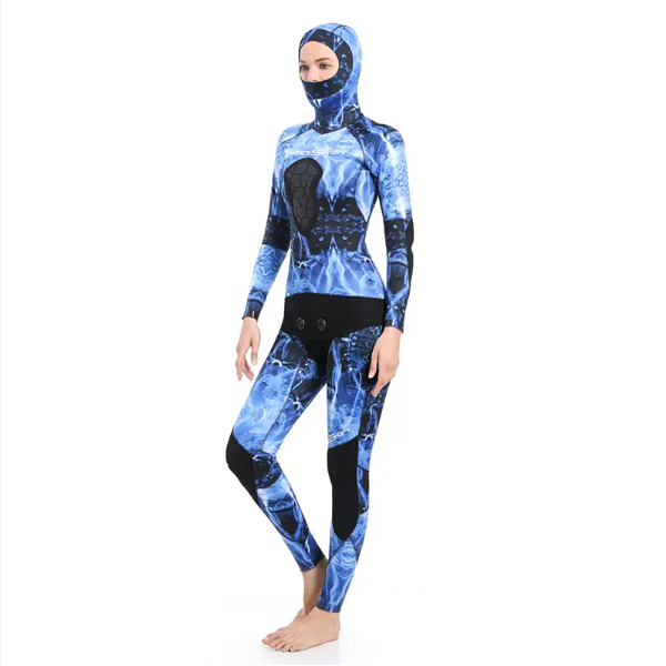 Wetsuit - Women's - 7mm - Electric Blue