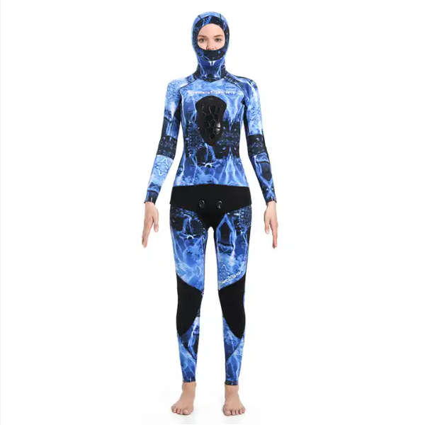 Wetsuit - Women's - 7mm - Electric Blue