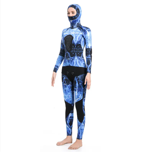 Wetsuit - Women's - 7mm - Electric Blue