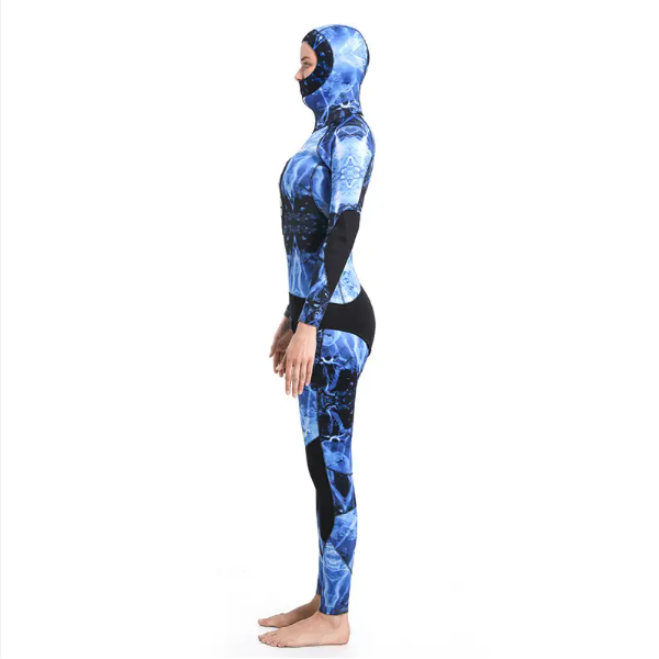 Wetsuit - Women's - 7mm - Electric Blue